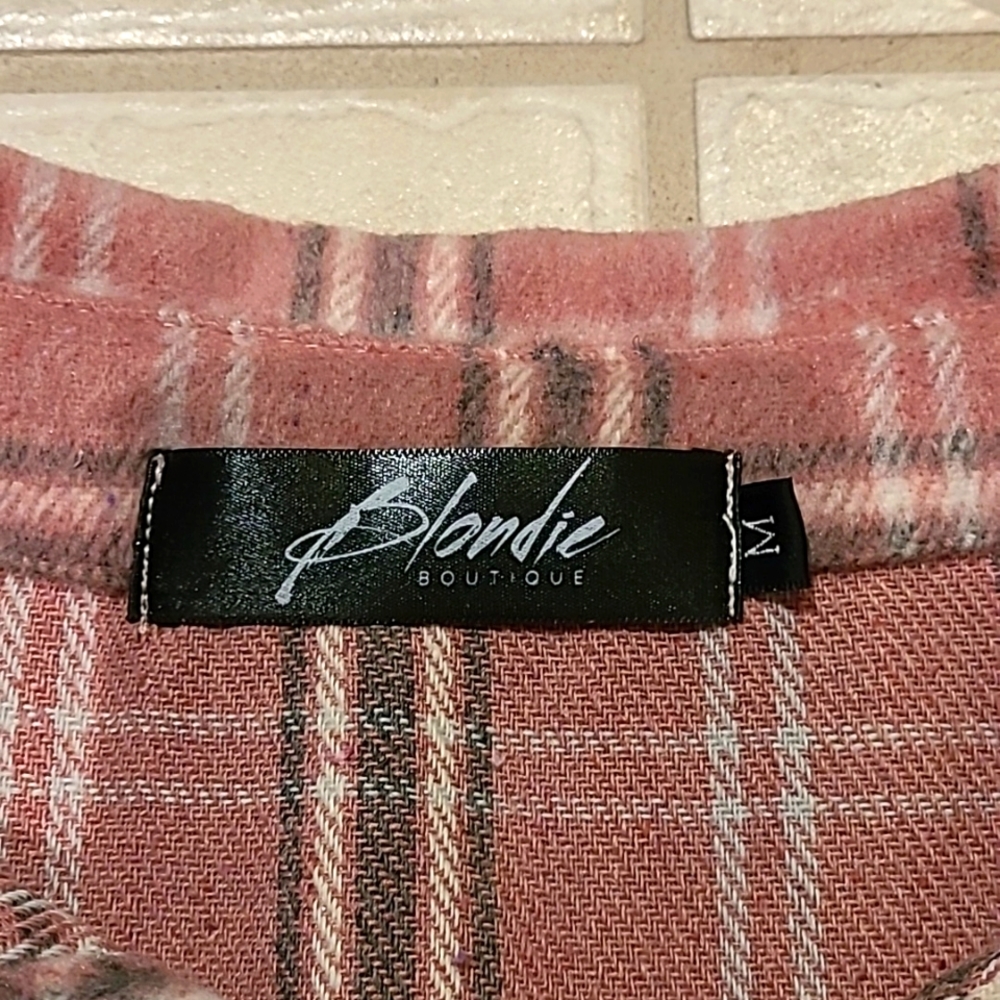 Shacket - Picture 5 of 6